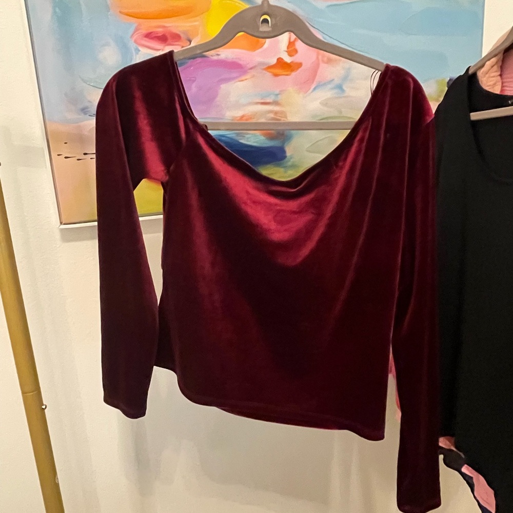 Elodie Velvet Twist-Front Long Sleeve Top - Burgundy Size Large - Picture 4 of 7